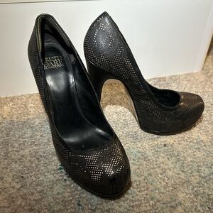 Lace Platform pumps